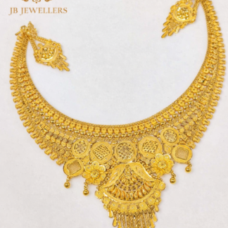 22KT Traditional Rajwadi Gold Necklace Set with Matching Earrings